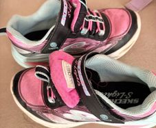 Sketchers runners