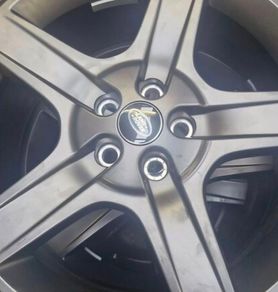 20 Inch Land Rover Defender Alloy Wheels- As New