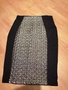Pencil skirt lovely black and gold size 12 soft comfortable material