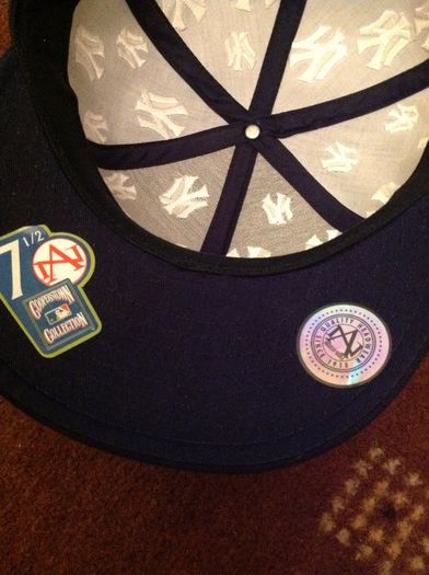 New York Yankees unofficial baseball cap.