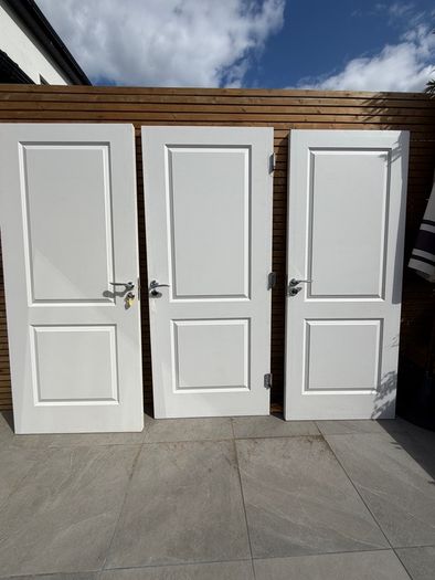 3 free white Fire doors with locks