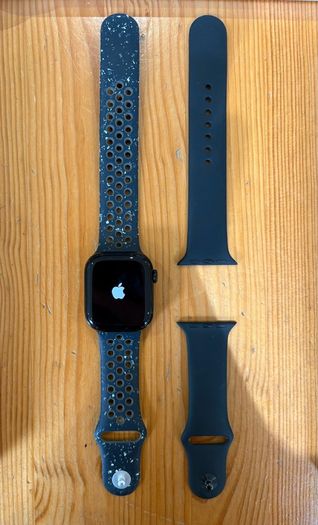 Apple Watch Series 10 42mm + 2 Bands + Box & Charger