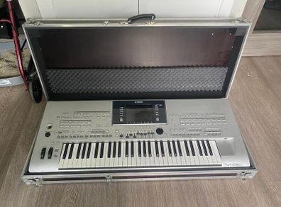 Yamaha tyros 3 keyboard
