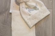 Hat and scarf set BNWT