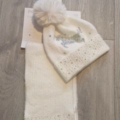 Hat and scarf set BNWT