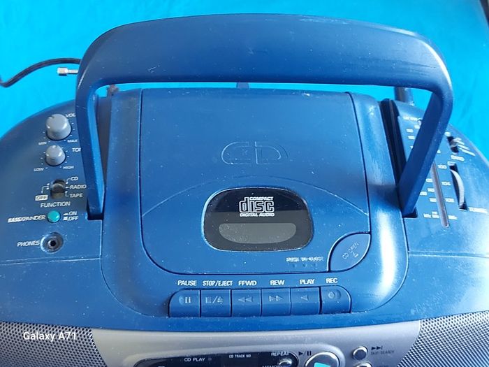SANYO CD, Tape and Radio music System, Model MCD-Z155L, in excellent condition, and all functions work fine,