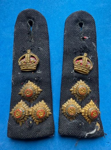 British Brigadier shoulder titles king's crown (pre 1952)