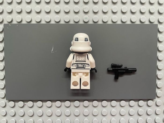 lego Star Wars sw1326 Imperial Stormtrooper minifigure- Female, Dual Molded Helmet with Light Bluish Gray Panels on Back, Shoulder Belts, Medium Brown Head
