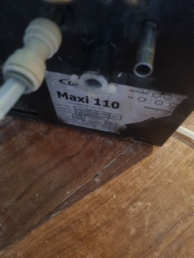 Beer cooler, beer gas, regulator and tap
