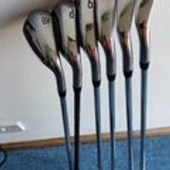 Titleist T300 Irons 2022     E450.00 ONO