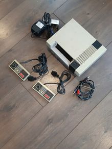 Nintendo NES Original Nintendo Entertainment System With Cables