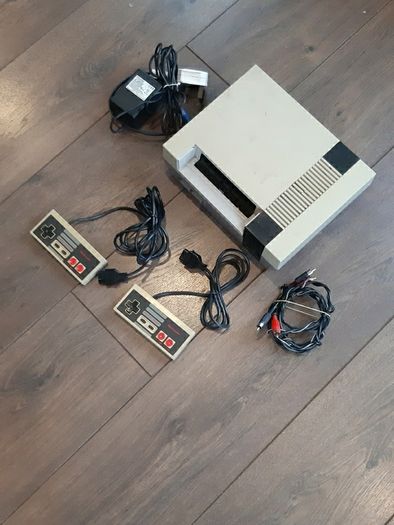 Nintendo NES Original Nintendo Entertainment System With Cables