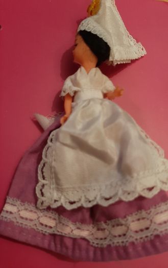 collectable doll minature closing eyes