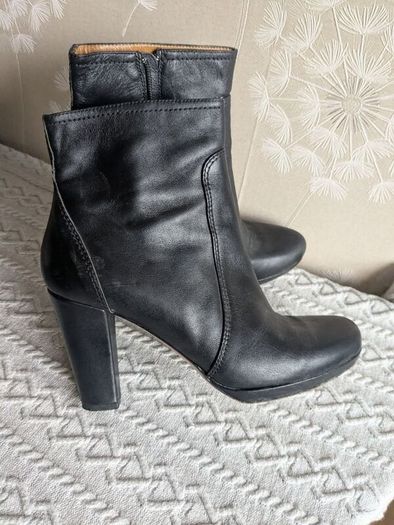Hobbs heels size 7/5(41)