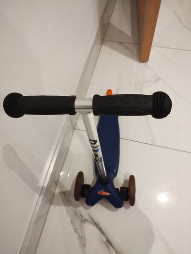 Original iconic Mini Micro Scooter