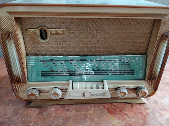 Vintage Radio Reela 1957 works