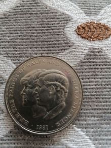 prince of Wales and lady Diana 1981 silver coin