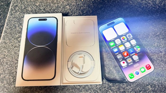iPhone 14 Pro immaculate