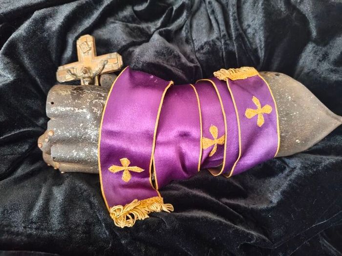 catholic priest purple and gold silk stole