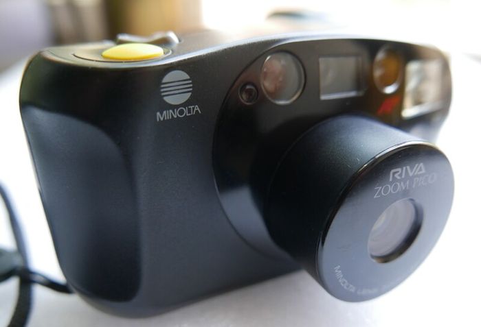 Minolta RIVA ZOOM PICO AF 35mm Film Camera with Minolta 38-60mm Lens Tested