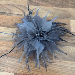 Facinator hair accessory