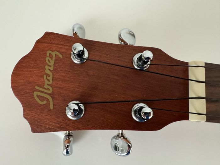Ibanez UKS 10 Soprano Ukulele