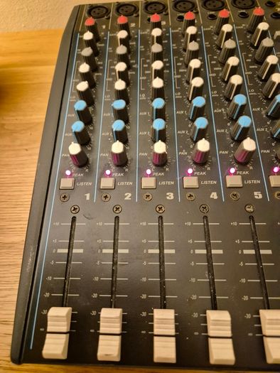 Studiomaster Club 2000 102 Hiz Plus sound mixer