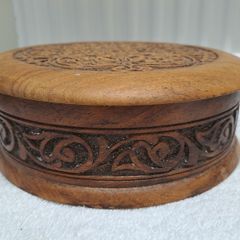Round Wooden box