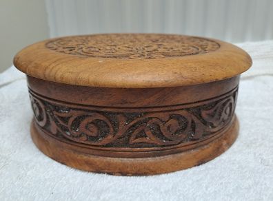 Round Wooden box