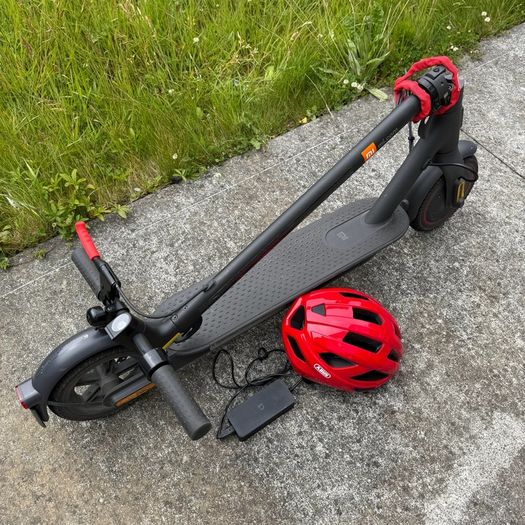 Xiaomi Mi Electric Scooter Pro 2 + ABUS Helmet + ABUS Lock