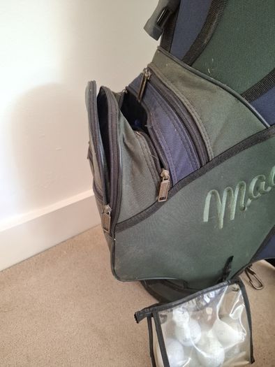 Macgregor golf bag with clubs