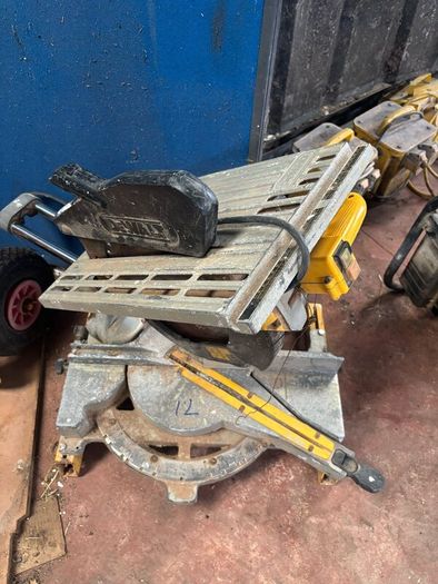 Trucks,Trailers garage equipment