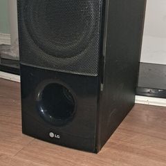 LG C center channel speaker