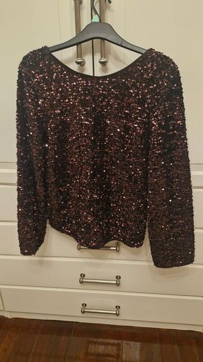 Gorgeous sequin top