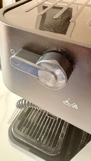 DeLonghi Espresso Cappuccino Coffee Machine with Milk Frother