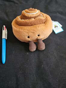 Jellycat Amuseables Cinnamon Bun
