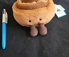 Jellycat Amuseables Cinnamon Bun