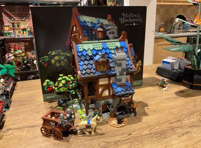 LEGO  21325 Medieval Blacksmith