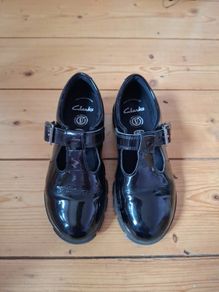 Clarks school shoes size1G