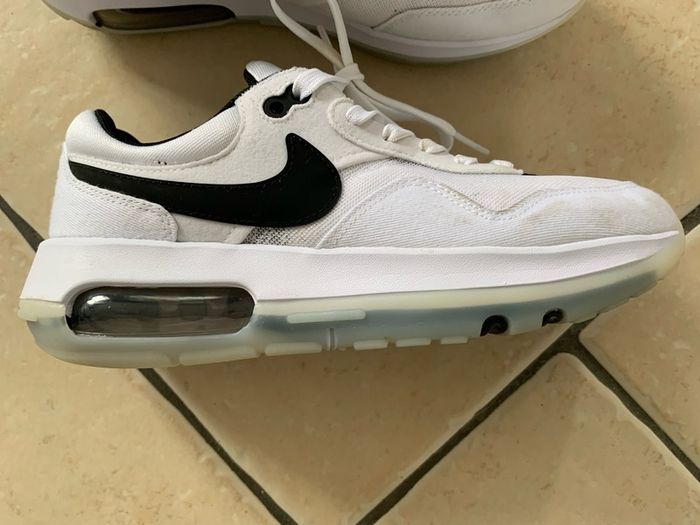 Nike Air Max Motif Trainers