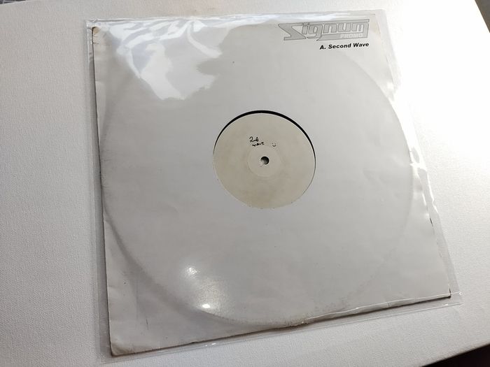 Signum - 2nd Wave - DJ White Label PROMO! - Absolutely BANGIN Signum Trance CLASSIC!