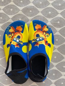 Kid aqua shoes