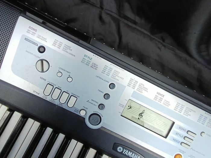 2 yamaha keyboard.2 keyboard cases.1 Herxules Double keyboard stand.2 keyboard power packs.