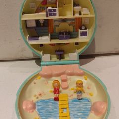 Vintage 1989 Polly Pocket Beach House Complete