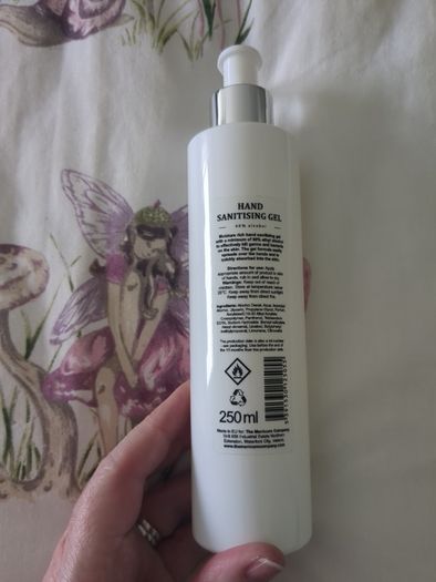 hand sanitizing gel