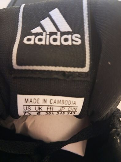 NEW Adidas Trainers - Size 6