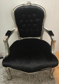 Black queen Anne chair