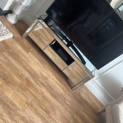 Fluer tv unit
