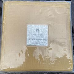 4 new gold napkins, Walton and Co