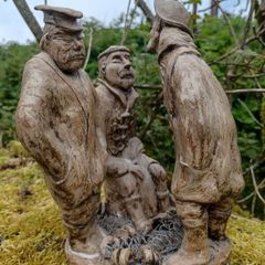 Pottery sculpture of Fishermen